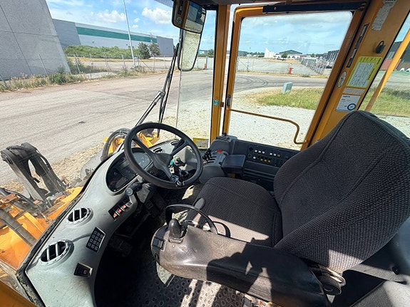 Volvo L 60 E 8 of 12