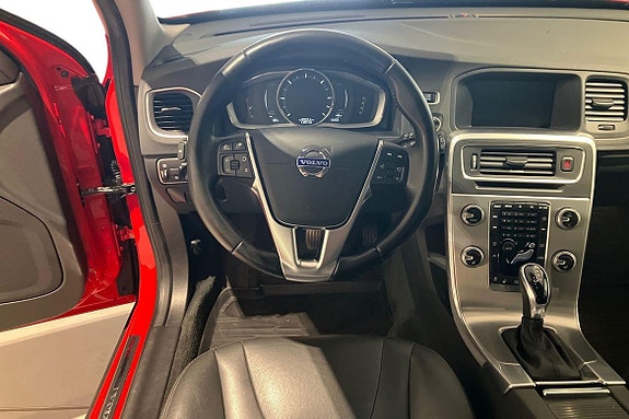 Volvo V60 Cross Country 9 of 18