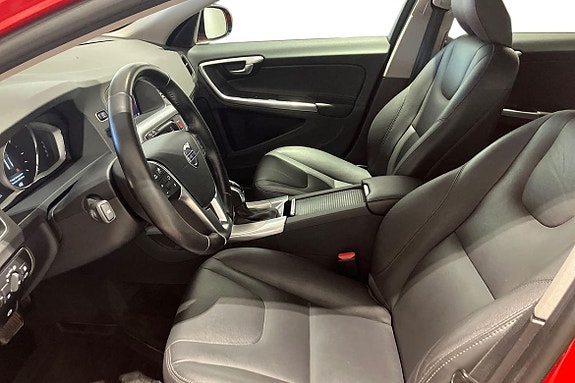 Volvo V60 Cross Country 7 of 18