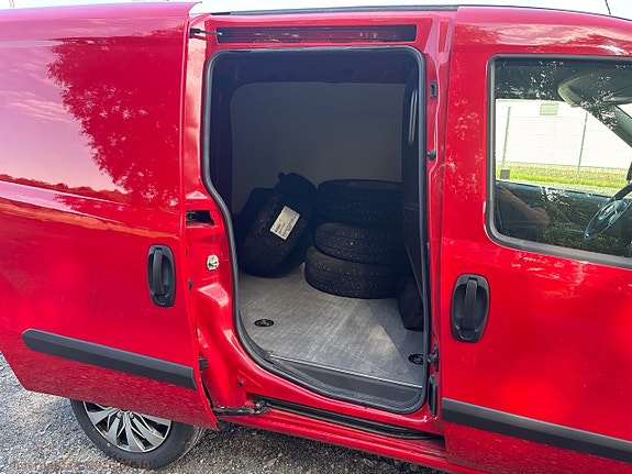 Fiat Doblò Cargo 10 of 24