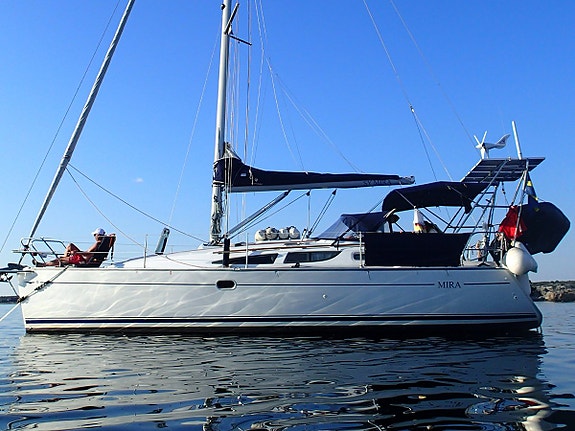 SUN ODYSSEY 35 (JEANNEAU) — View photo 1