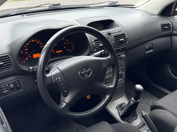 Toyota Avensis 13 of 13