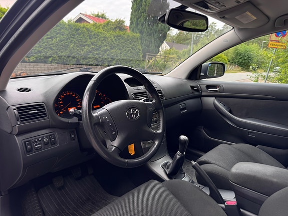 Toyota Avensis 9 of 13