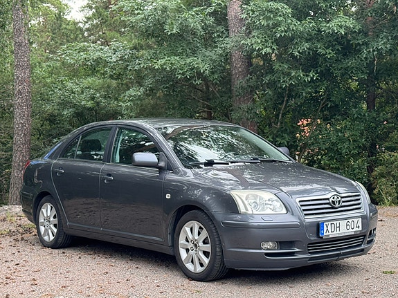 Toyota Avensis 4 of 5