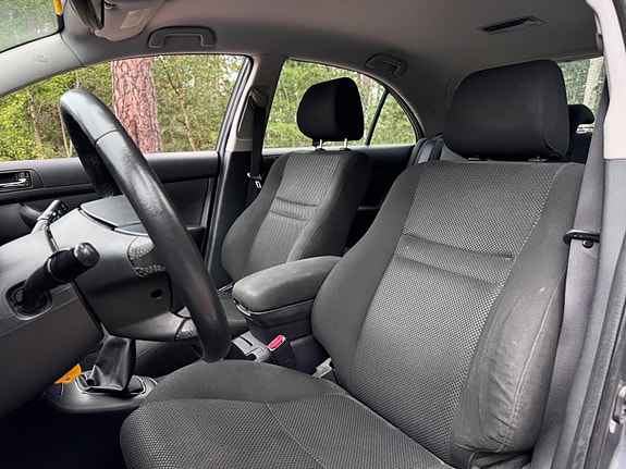 Toyota Avensis 11 of 13
