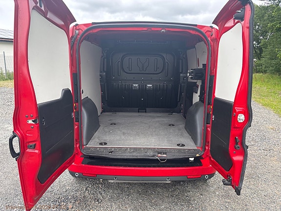 Fiat Doblò Cargo 10 of 28