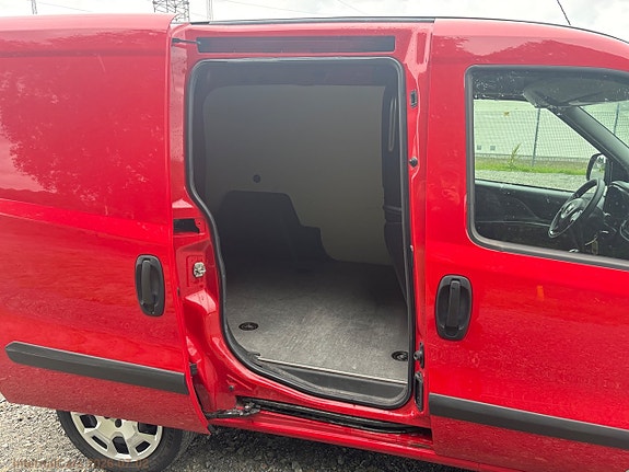 Fiat Doblò Cargo 9 of 28
