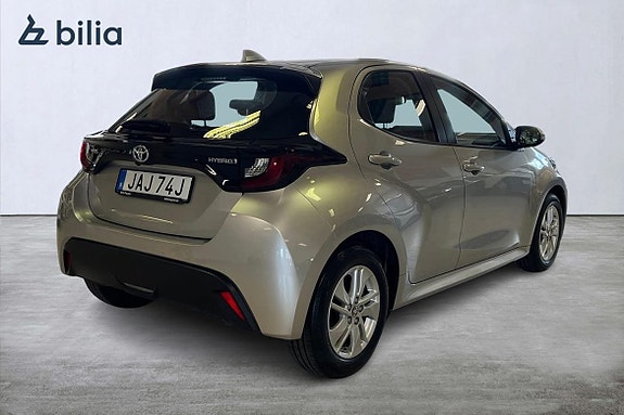 Toyota Yaris 19 of 21