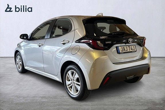Toyota Yaris 2 of 21