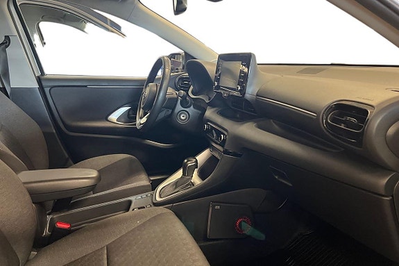 Toyota Yaris 7 of 21