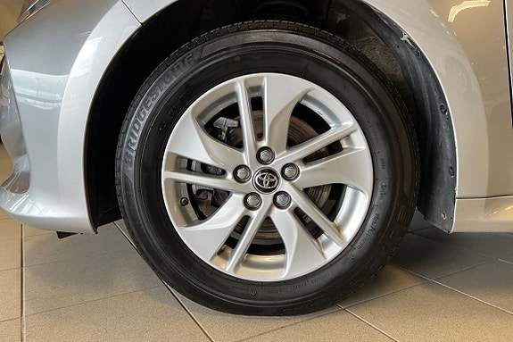 Toyota Yaris 17 of 21