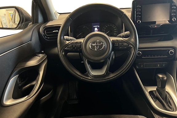 Toyota Yaris 11 of 21