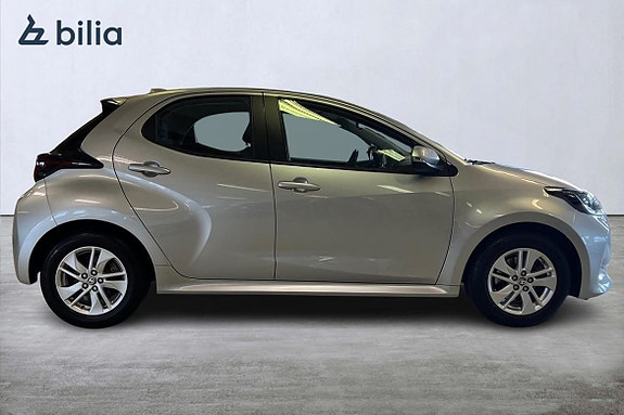 Toyota Yaris 18 of 21