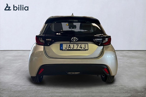 Toyota Yaris 5 of 21