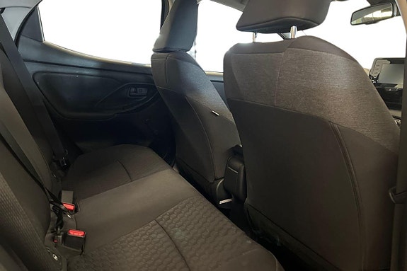 Toyota Yaris 9 of 21