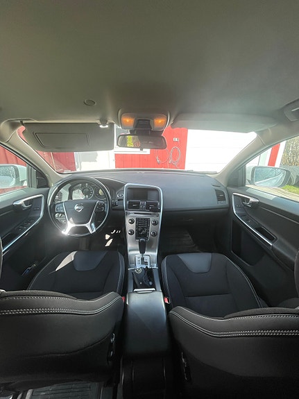 Volvo XC60 3 of 3