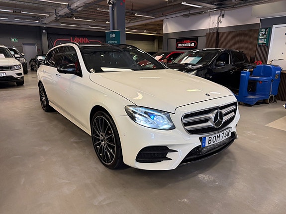 Mercedes-Benz E350 3 of 5