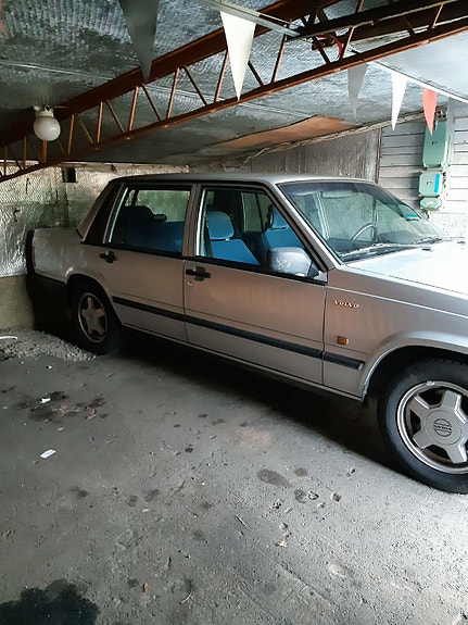 Volvo 740 2 of 4