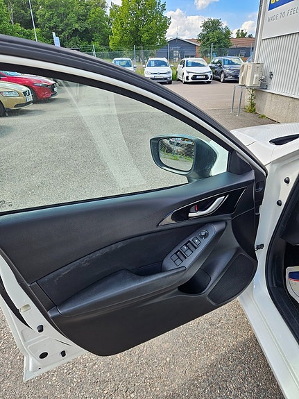 Mazda 3 6 of 18