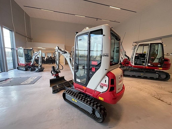 Takeuchi TB 320 4 of 4