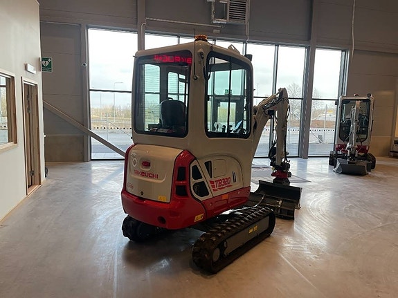 Takeuchi TB 320 3 of 4