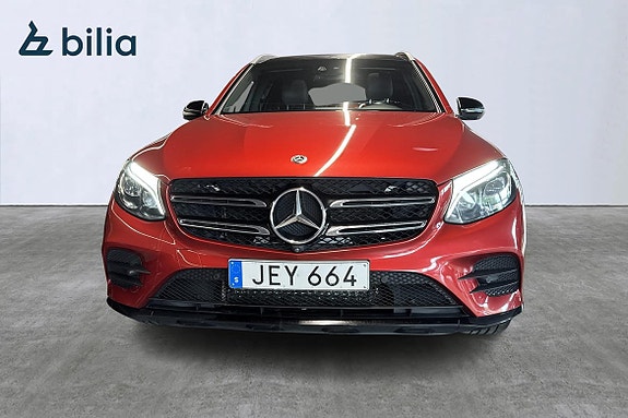 Mercedes-Benz GLC300 de 2 of 5