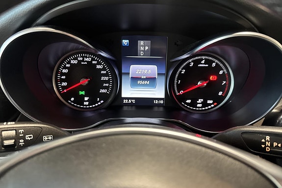 Mercedes-Benz GLC300 de 16 of 18