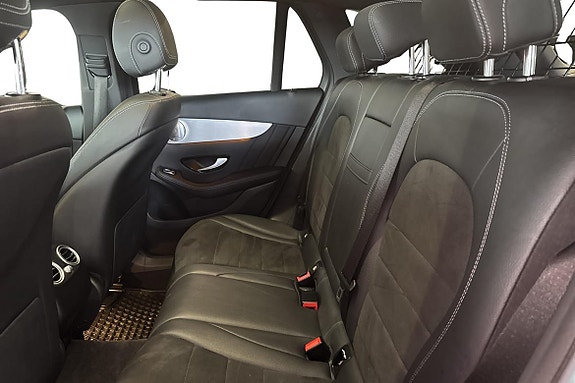 Mercedes-Benz GLC300 de 14 of 18
