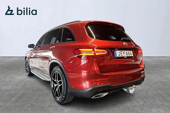 Mercedes-Benz GLC300 de 4 of 5