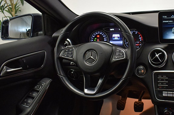 Mercedes-Benz A180 10 of 24