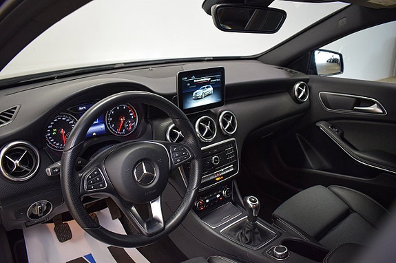 Mercedes-Benz A180 7 of 24