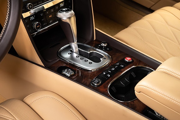 Bentley Flying Spur 22 of 30
