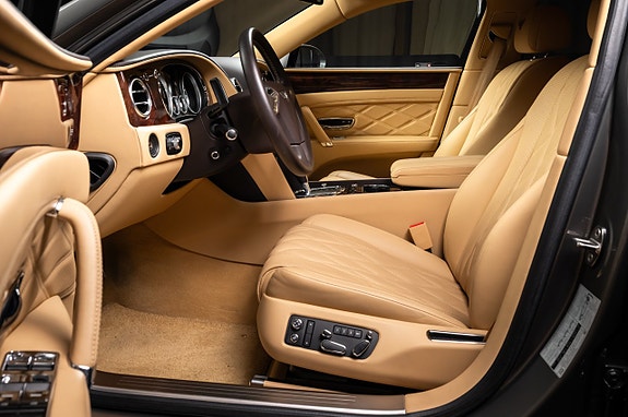 Bentley Flying Spur 16 of 30