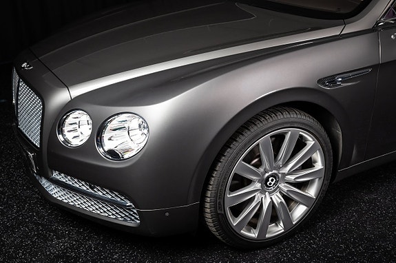 Bentley Flying Spur 8 of 30