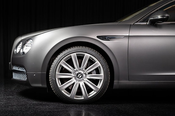 Bentley Flying Spur 9 of 30