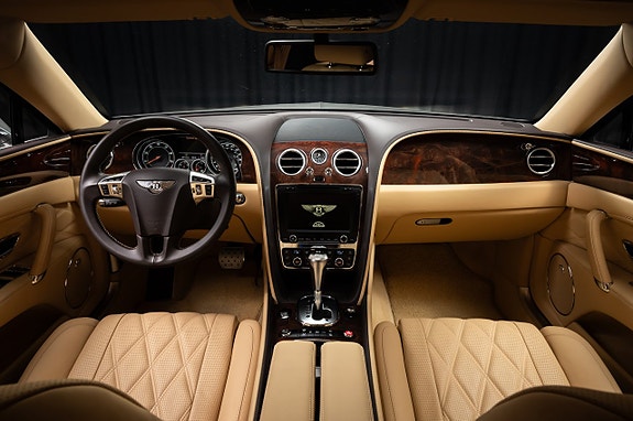 Bentley Flying Spur 23 of 30
