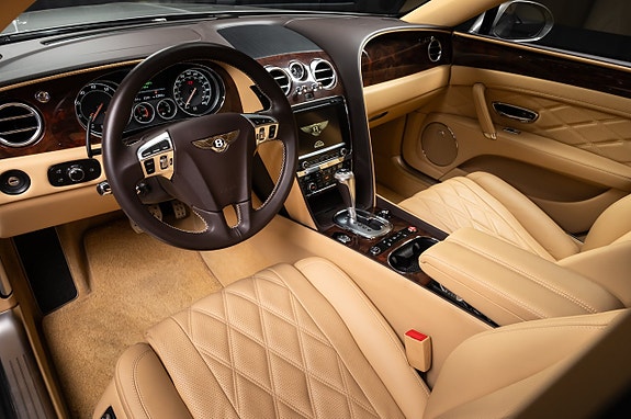 Bentley Flying Spur 17 of 30