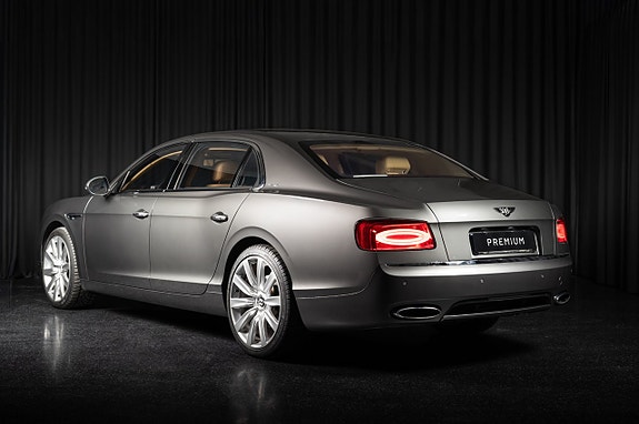 Bentley Flying Spur 3 of 5