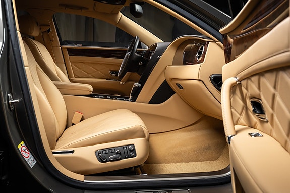 Bentley Flying Spur 19 of 30