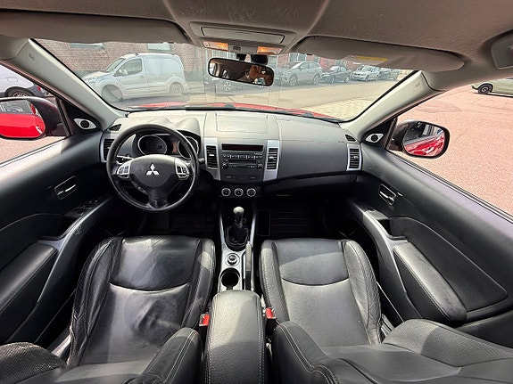 Mitsubishi Outlander 9 of 15