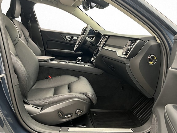 Volvo V60 Cross Country 11 of 30