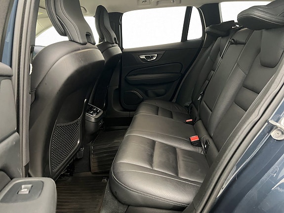 Volvo V60 Cross Country 12 of 30
