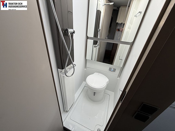 Adria ALPINA 663 UK med AC och Solceller -22 13 of 21