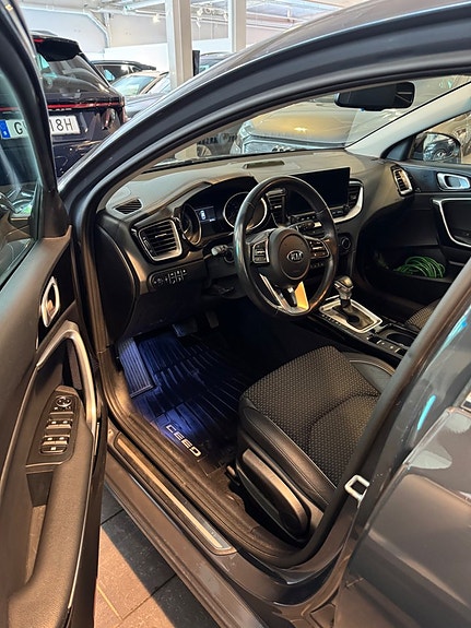 Kia Ceed 2 of 5