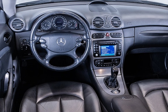 Mercedes-Benz CLK200 14 of 16
