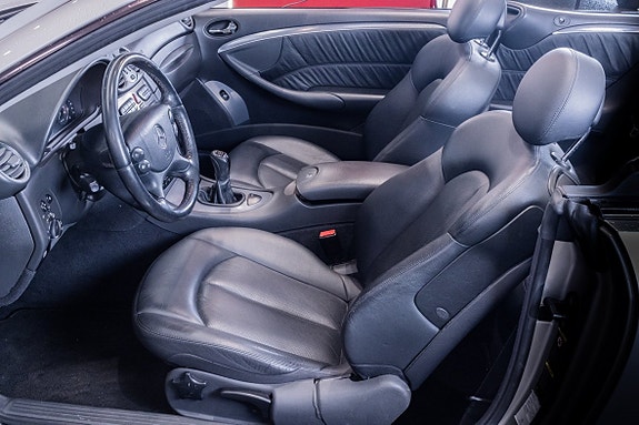 Mercedes-Benz CLK200 12 of 16