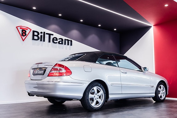 Mercedes-Benz CLK200 8 of 16