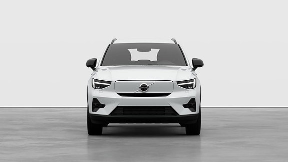 Volvo EX40 2 of 24