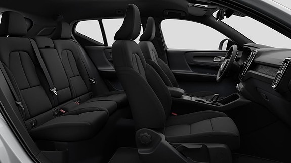 Volvo EX40 17 of 24