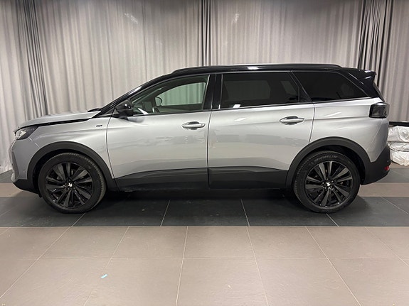 Peugeot 5008 2 of 5